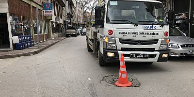 TRAFİK HER GÜN KİLİTLENDİĞİ SOKAK TEK YÖNE ÇEVRİLDİ