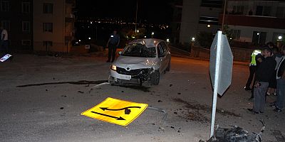 TAKLA ATAN ARAÇTA 2 KİŞİ YARALANDI