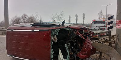 Takla Atan Araçta 2 Kişi Yaralandı