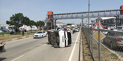 Takla atan hafif ticari aracın sürücüsü yaralandı