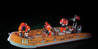 Tekirdağ'da alabora olan bottan denize düşen 2 kişiden biri öldü, biri kayboldu