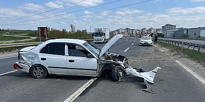 Tekirdağ’da Bariyerlere çarpan otomobil, yol üzerinde ters döndü: 1 yaralı