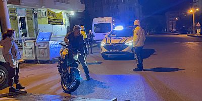 Tekirdağ’da Plakasız motosikletle kaçarken polis otosuna çarptı
