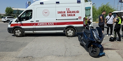 Terminal Önünde Otomobil ile Motosiklet Çarpıştı: 1 Yaralı