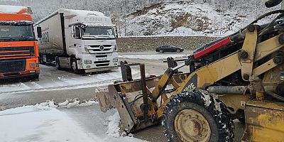 Tırlar yolda kenarında kaldı... Mezitlerde son durum