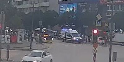 Trafik Işıklarında Feci Kaza: Başını Kaldırıma Çarpan Sürücü Ağır Yaralandı