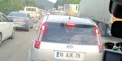 trafik kilitlendi.
