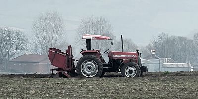 Traktörün altında kalan sürücü yaralandı