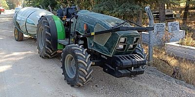 Traktörün altında kalan yaşlı kadın ağır yaralandı