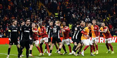 UEFA Avrupa Ligi: Galatasaray: 2 - AZ Alkmaar: 2 (Maç sonucu)