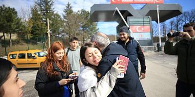 Ukrayna'yı terk eden bir grup Türk öğrenci Kırklareli'ne geldi