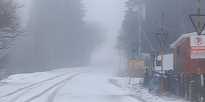 Uludağ'a nisan ayında kar yağdı