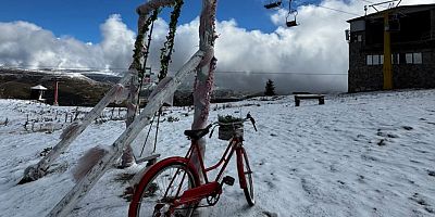 Uludağ sabah saatlerinde beyaza büründü