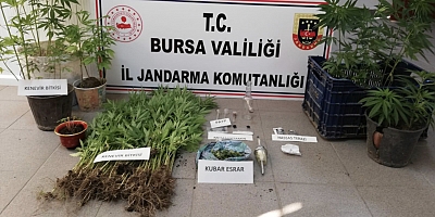 Uyuşturucu tacirleri kovalamacada yakalandı