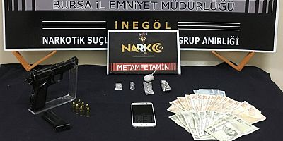 Uyuşturucu ticareti yaptığı iddia edilen 4 kişiden 2’si tutuklandı