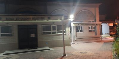 Uyuya kalınca kilitli kaldığı camide mahsur kalan kişiyi hırsız zannettiler