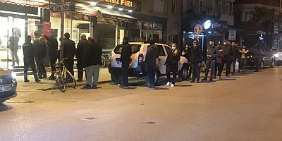 UZUN KUYRUKLAR OLUŞTU