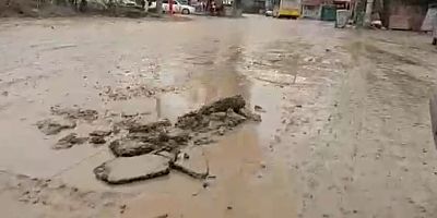 Uzun zamandır Cerrah yolu altyapı çalışmaların'dan dolayı bir türlü bitirilemedi.