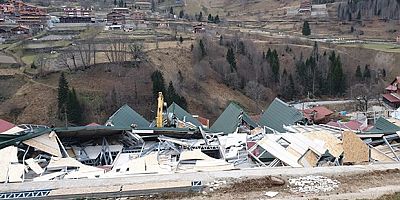Uzungöl'de kaçak yapıların yıkımına başlandı