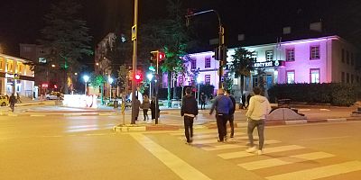 VATANDAŞLAR CADDELERE AKIN ETTİ