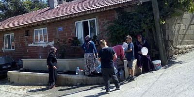 Vatandaşlar çeşme başında sıraya girdi