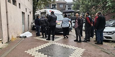 Yaşlı adam sokakta ölü bulundu