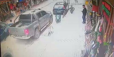 YAŞLI ADAMA ÇARPTI! ARKASINA BİLE BAKMADAN KAÇTI