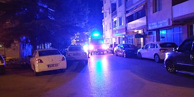 YAŞLI KADIN KAPIYI AÇMAYINCA APARTMAN AYAĞA KALKTI