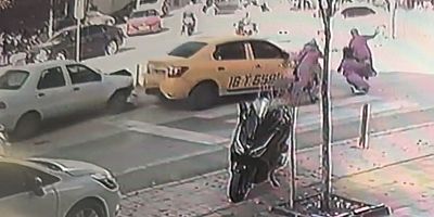 Yaya geçidinde anne ve bebeğe otomobil böyle çarptı