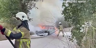 YENİCEKÖY MAHALLESİNDE SEYİR HALİNDE ALEV ALAN ARAÇ KÜLE DÖNDÜ