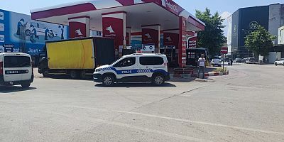 Yolda buldu, önce polisi aradı sonra imha etti