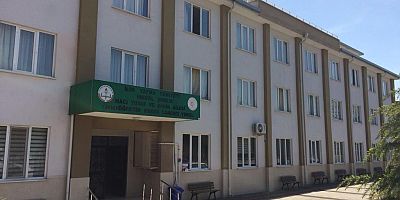 öğrenci yurdunun kapılarını sağlık çalışanlarına açtı