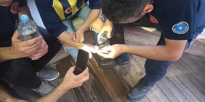 Yüzük parmağına sıkışınca soluğu İtfaiye’de aldı