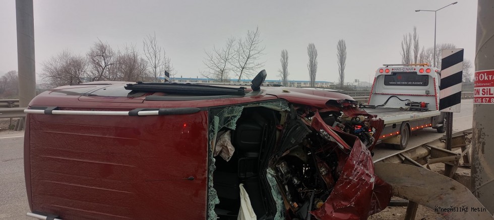 Takla Atan Araçta 2 Kişi Yaralandı