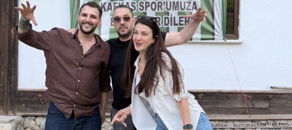 Ünlü Oyuncu Çift Tüfekçikonak Köyü’ne Hayran Kaldı